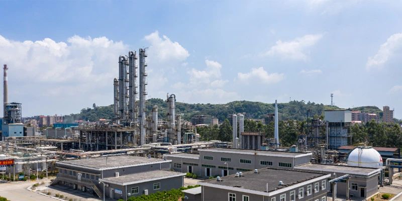 1704267950196213.jpg 化工工廠